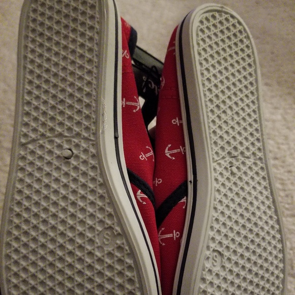 BNWT Red Anchor Canvas size small ( 6 / 7) slipons - Picture 3 of 5